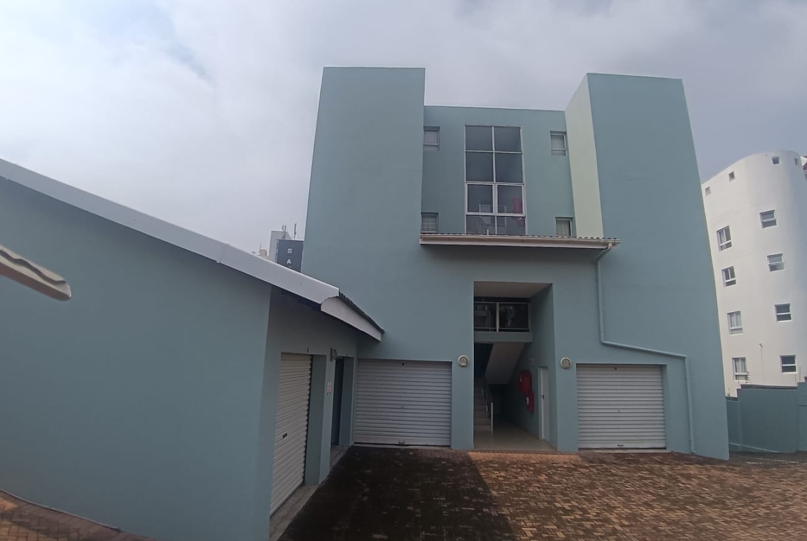 3 Bedroom, 2 Bathroom, Open Plan, Margate Sea view for Sale