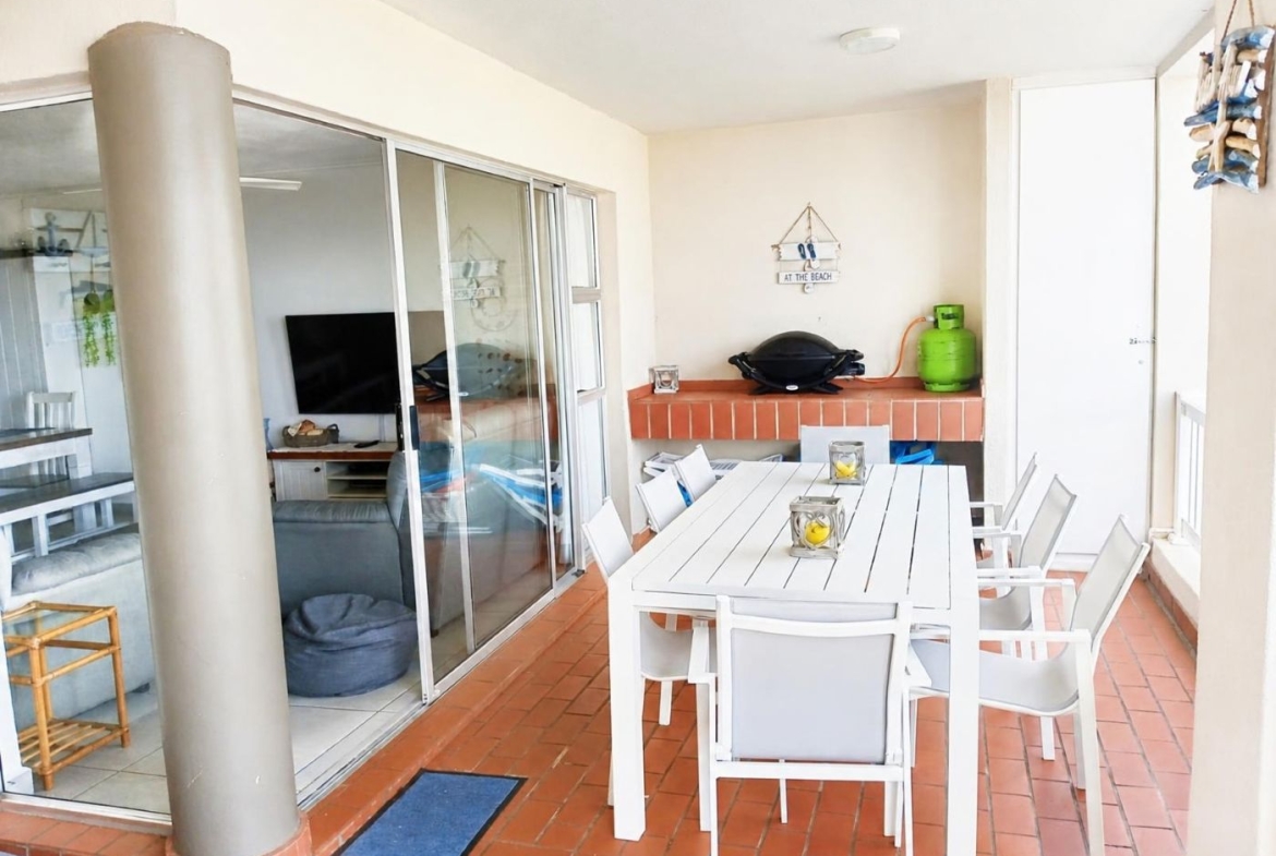 Laguna, Uvongo | R1,850,000 | 120 m² | 3 Bedrooms | Top Floor | Fully Furnished
