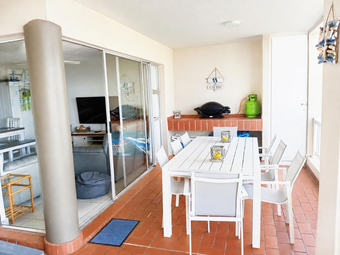 Laguna, Uvongo | R1,850,000 | 120 m² | 3 Bedrooms | Top Floor | Fully Furnished
