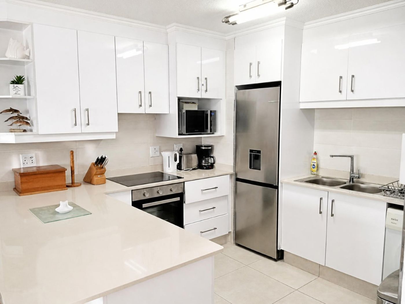 Laguna, Uvongo | R1,850,000 | 120 m² | 3 Bedrooms | Top Floor | Fully Furnished
