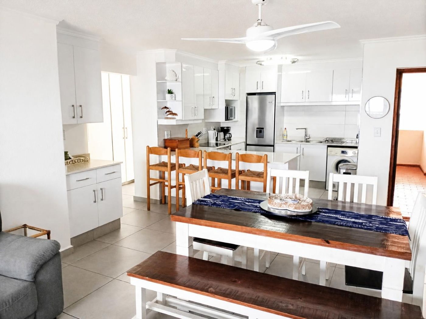Laguna, Uvongo | R1,850,000 | 120 m² | 3 Bedrooms | Top Floor | Fully Furnished