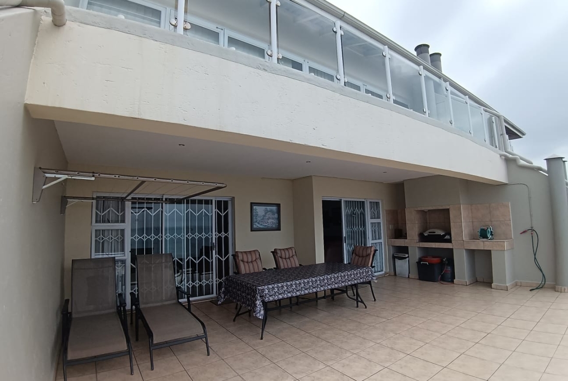Spacious 3 Bedroom, 2 Bathroom, open plan Manaba Sea View For Sale