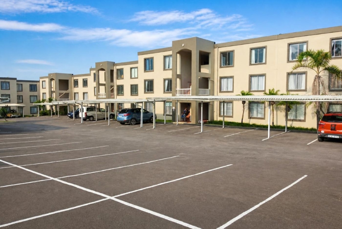 Laguna, Uvongo | R1,850,000 | 120 m² | 3 Bedrooms | Top Floor | Fully Furnished