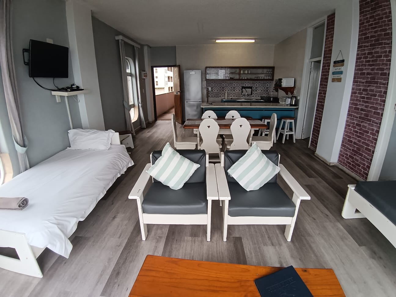 2 Bedroom, 2 Bathroom, open plan, Margate Sea view for Sale