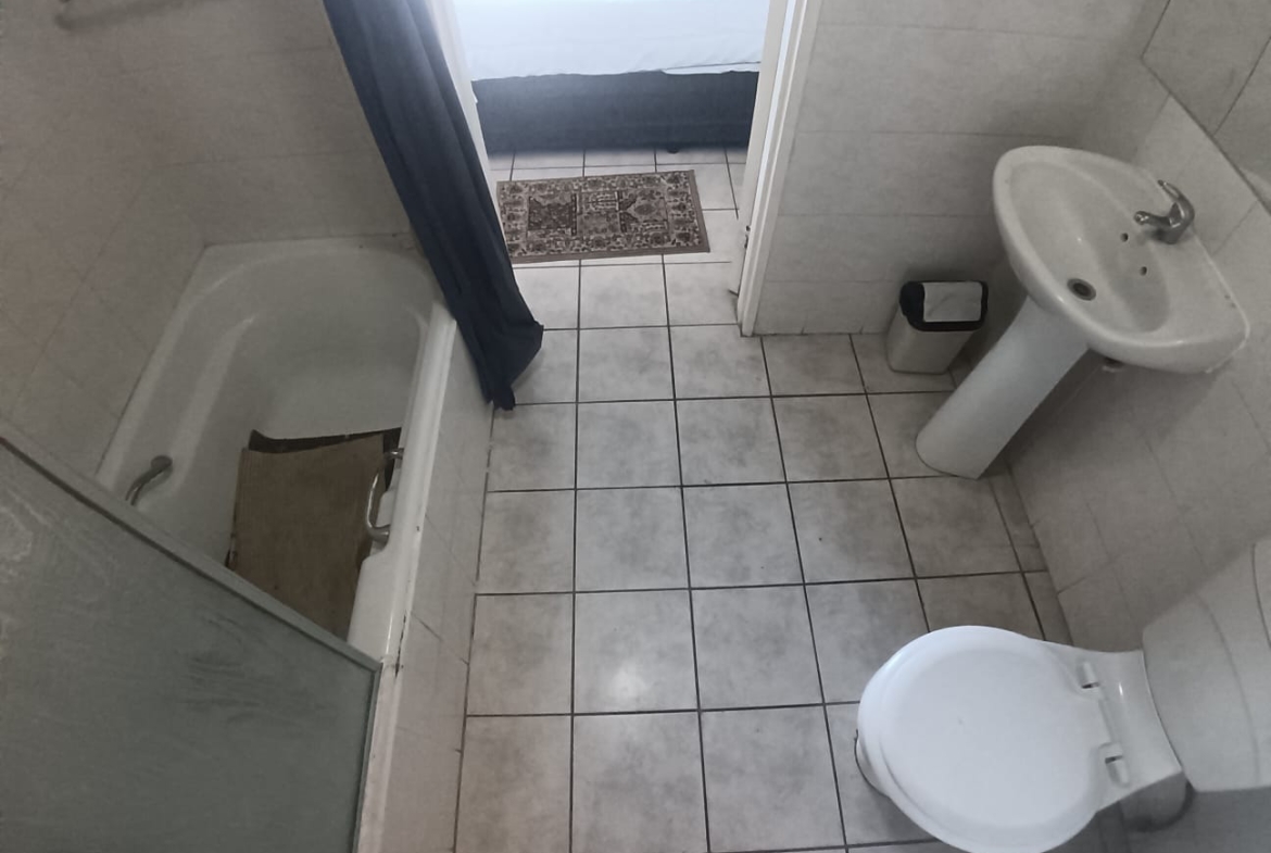 2 Bedroom, 1 Bathroom, Open Plan, Margate Sea View For Sale