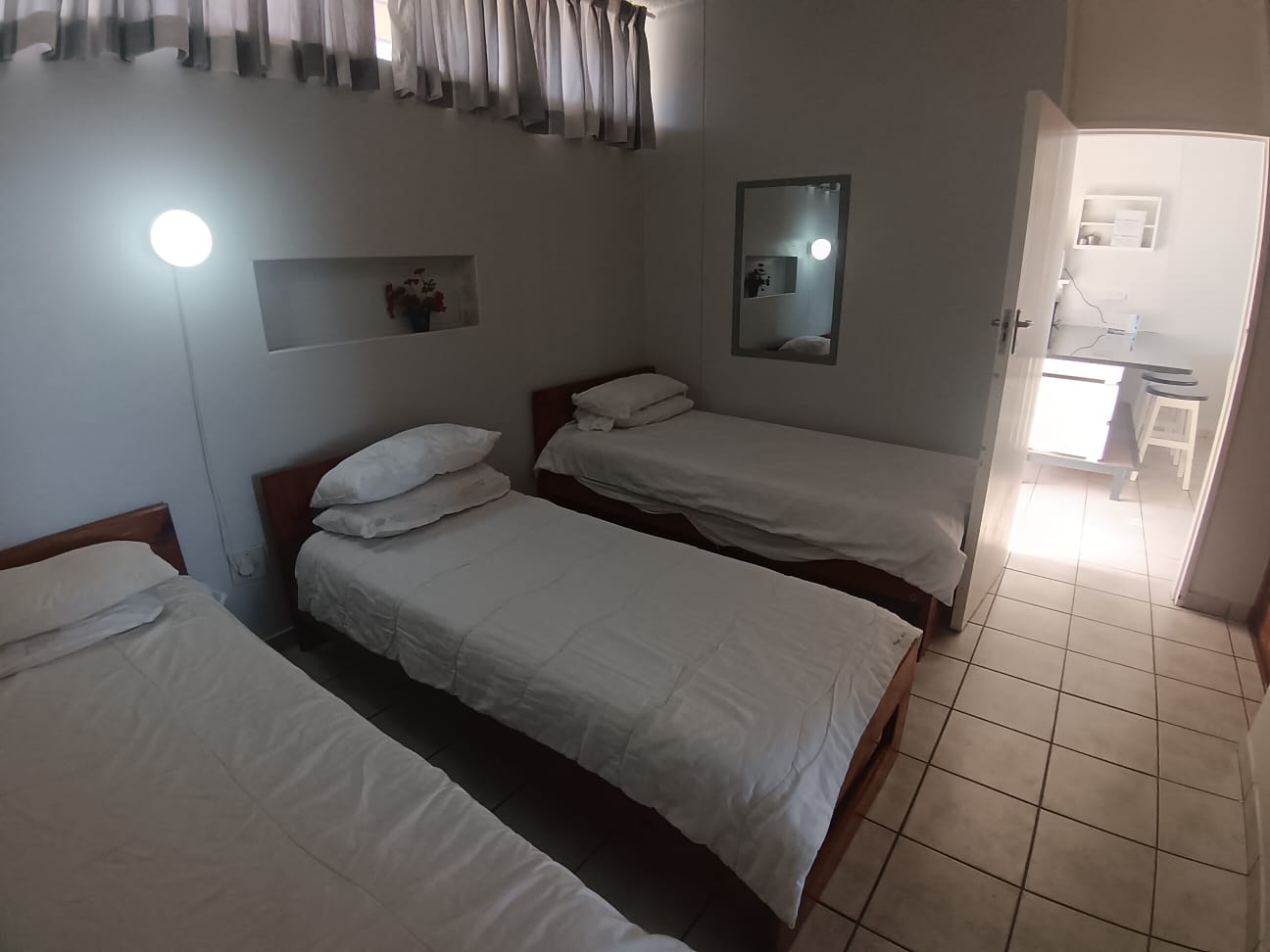 2 Bedroom, 1 Bathroom, Open Plan, Margate Sea View For Sale