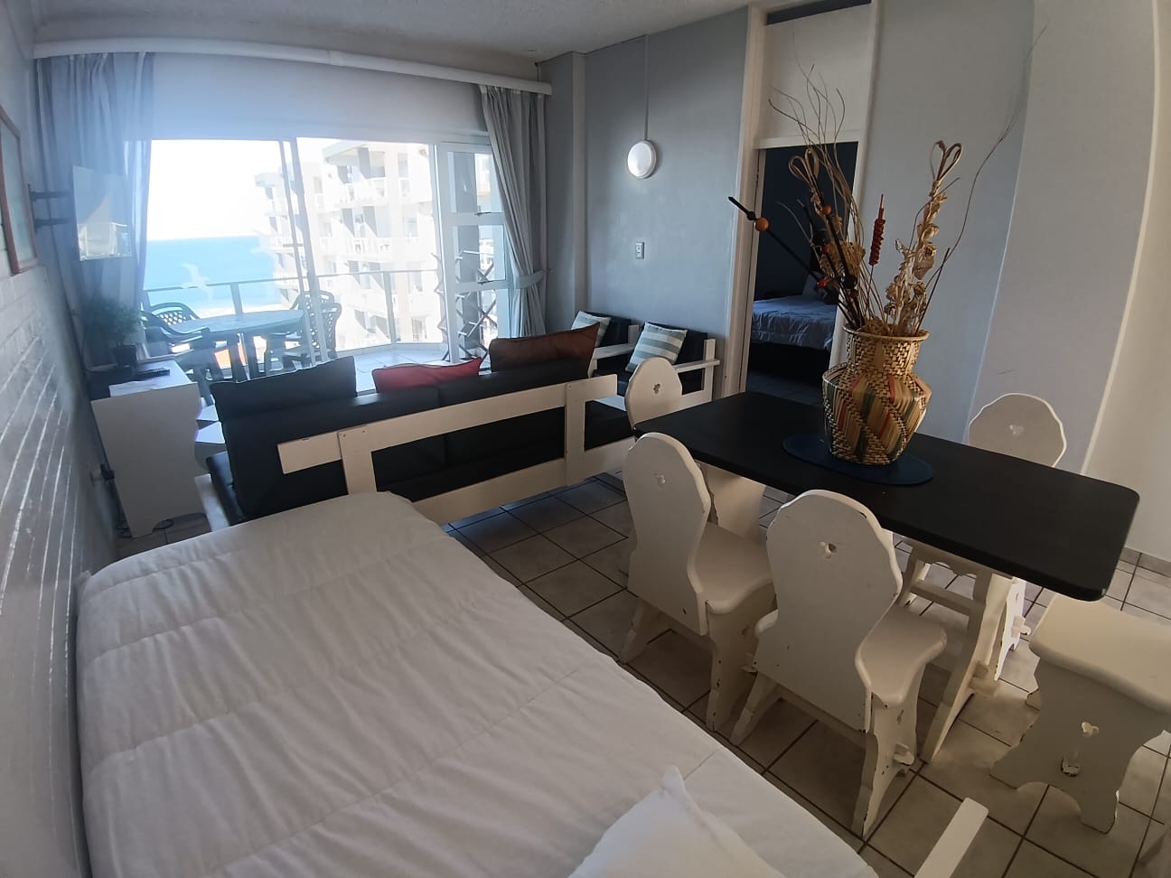 2 Bedroom, 1 Bathroom, Open Plan, Margate Sea View For Sale