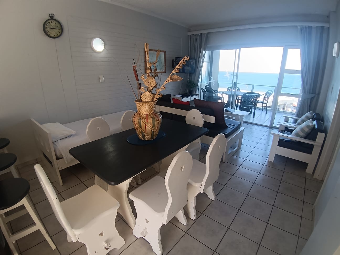 2 Bedroom, 1 Bathroom, Open Plan, Margate Sea View For Sale