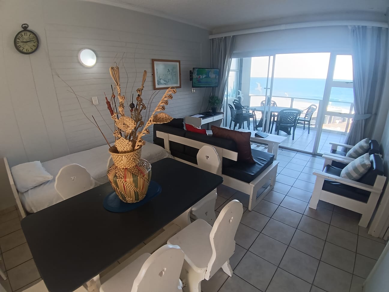 2 Bedroom, 1 Bathroom, Open Plan, Margate Sea View For Sale