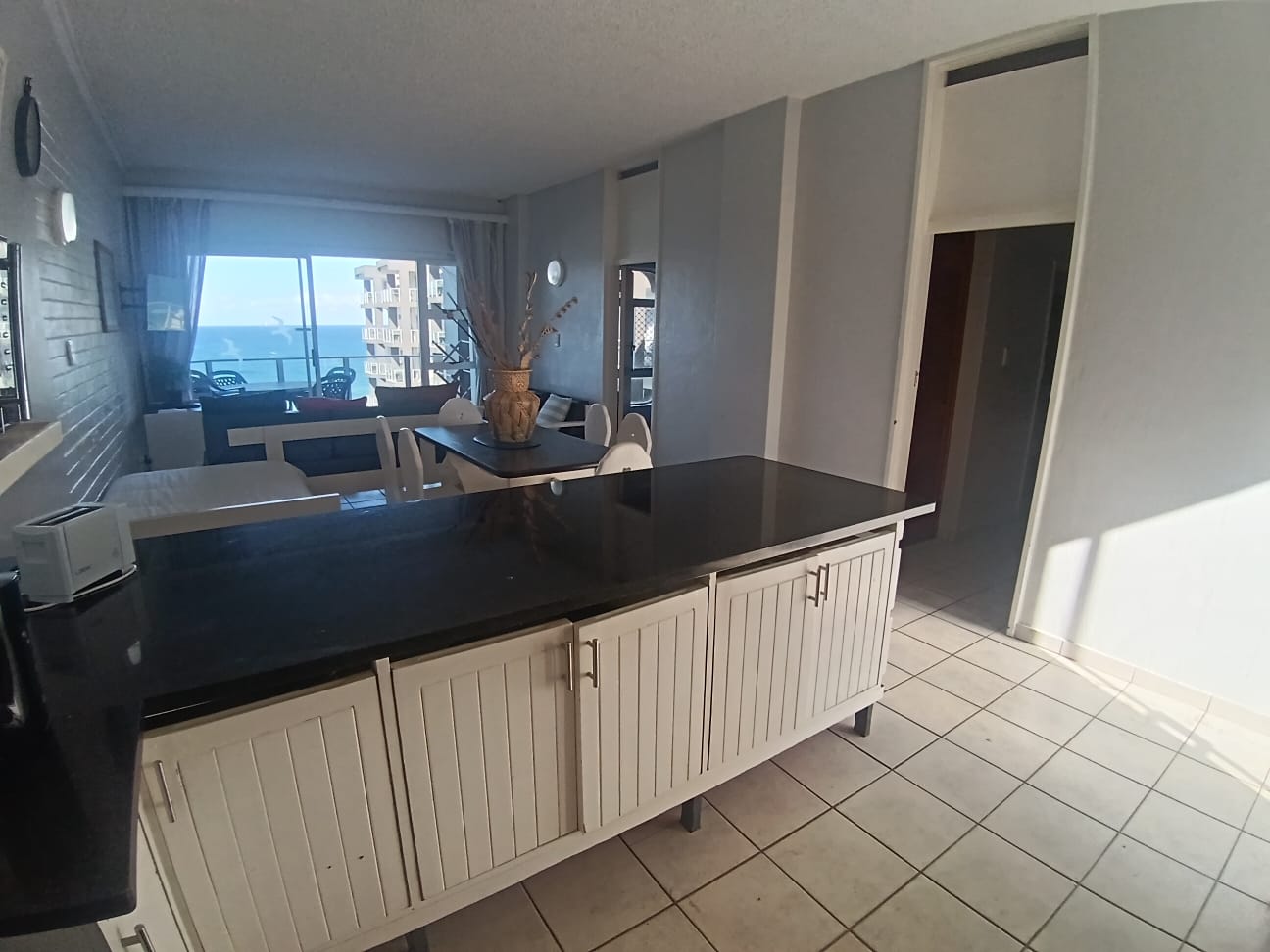 2 Bedroom, 1 Bathroom, Open Plan, Margate Sea View For Sale