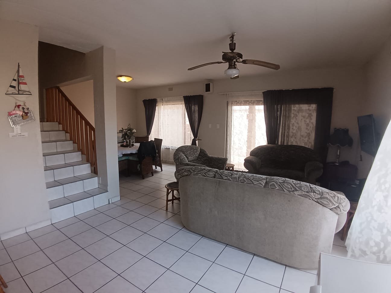3 Bedroom, 2 Bathroom, Open Plan, Uvongo Sea view for Sale