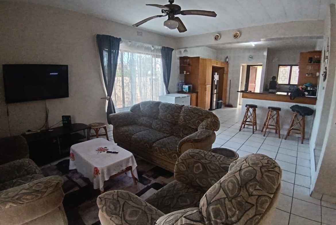 3 Bedroom, 2 Bathroom, Open Plan, Uvongo Sea view for Sale