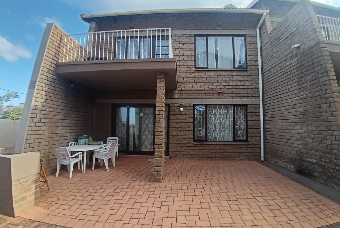 3 Bedroom, 2 Bathroom, Open Plan, Uvongo Sea view for Sale