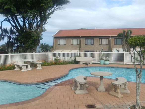 3 Bedroom, 2 Bathroom, Open Plan, Uvongo Sea view for Sale