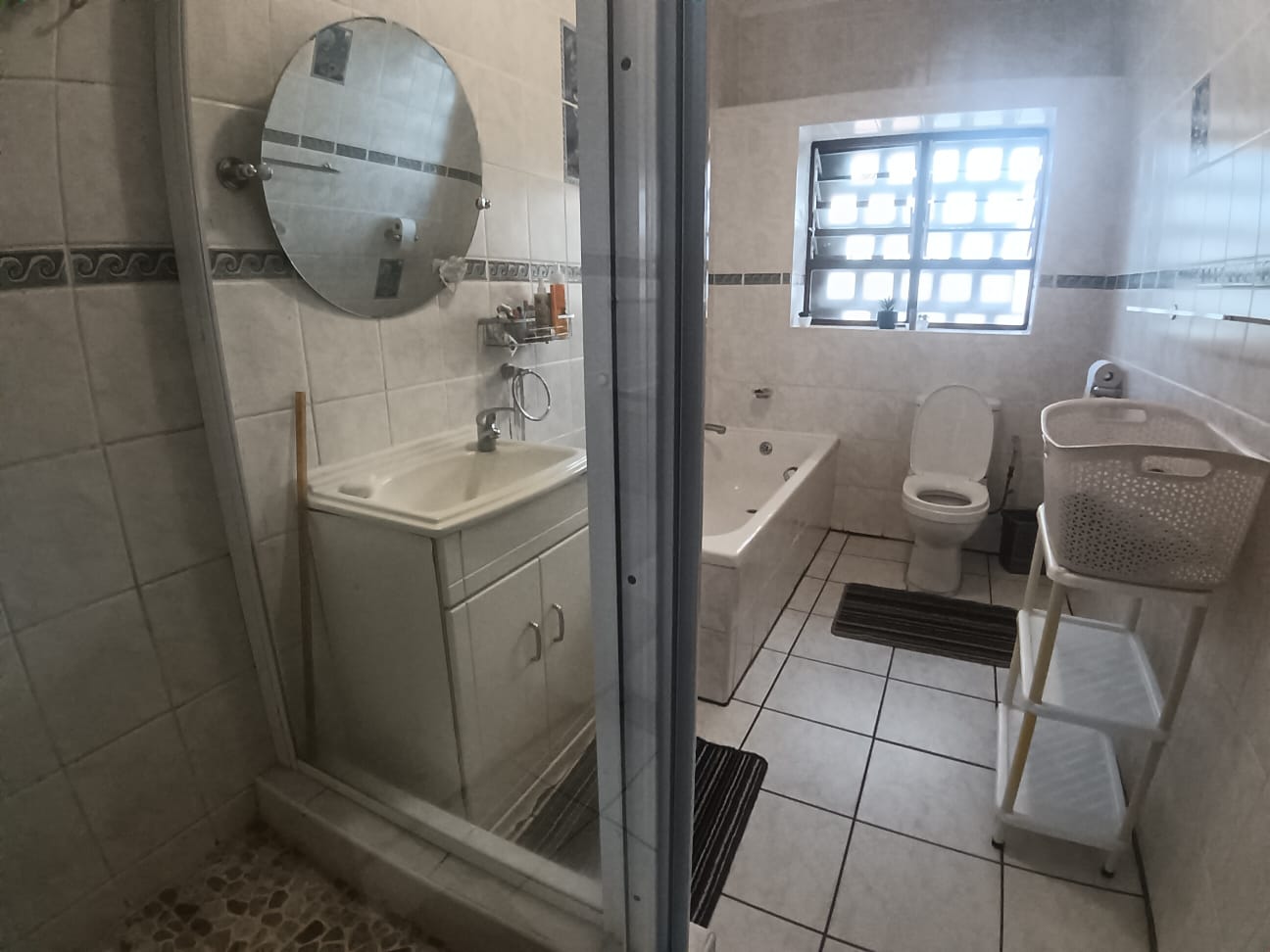 3 Bedroom, 2 Bathroom, Open Plan, Uvongo Sea view for Sale