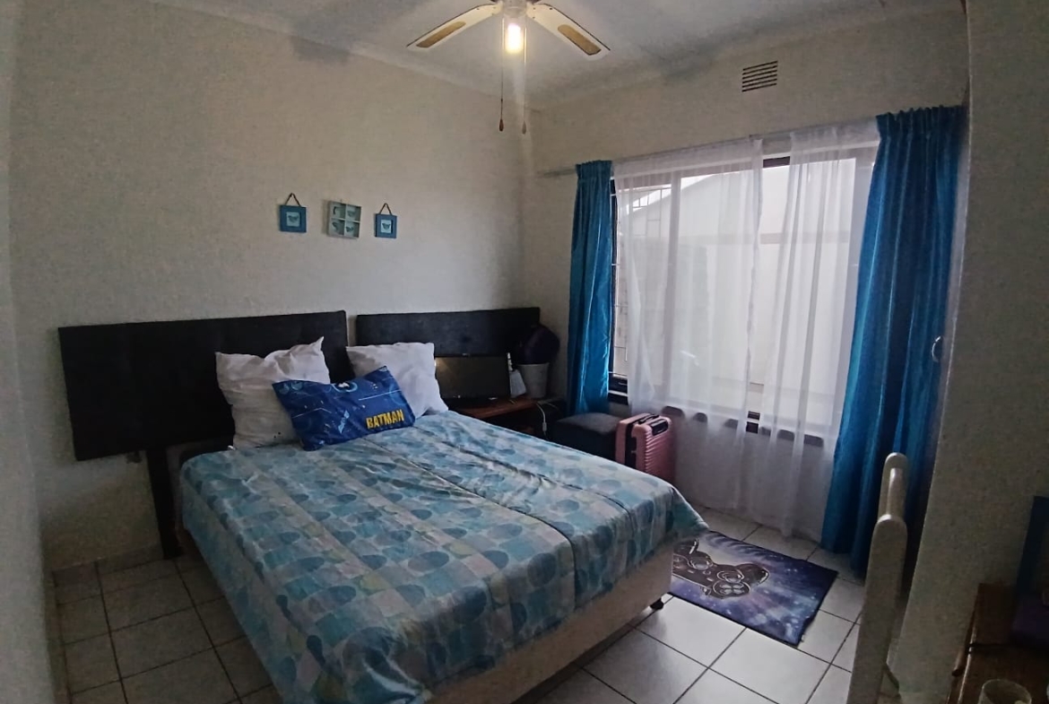 3 Bedroom, 2 Bathroom, Open Plan, Uvongo Sea view for Sale