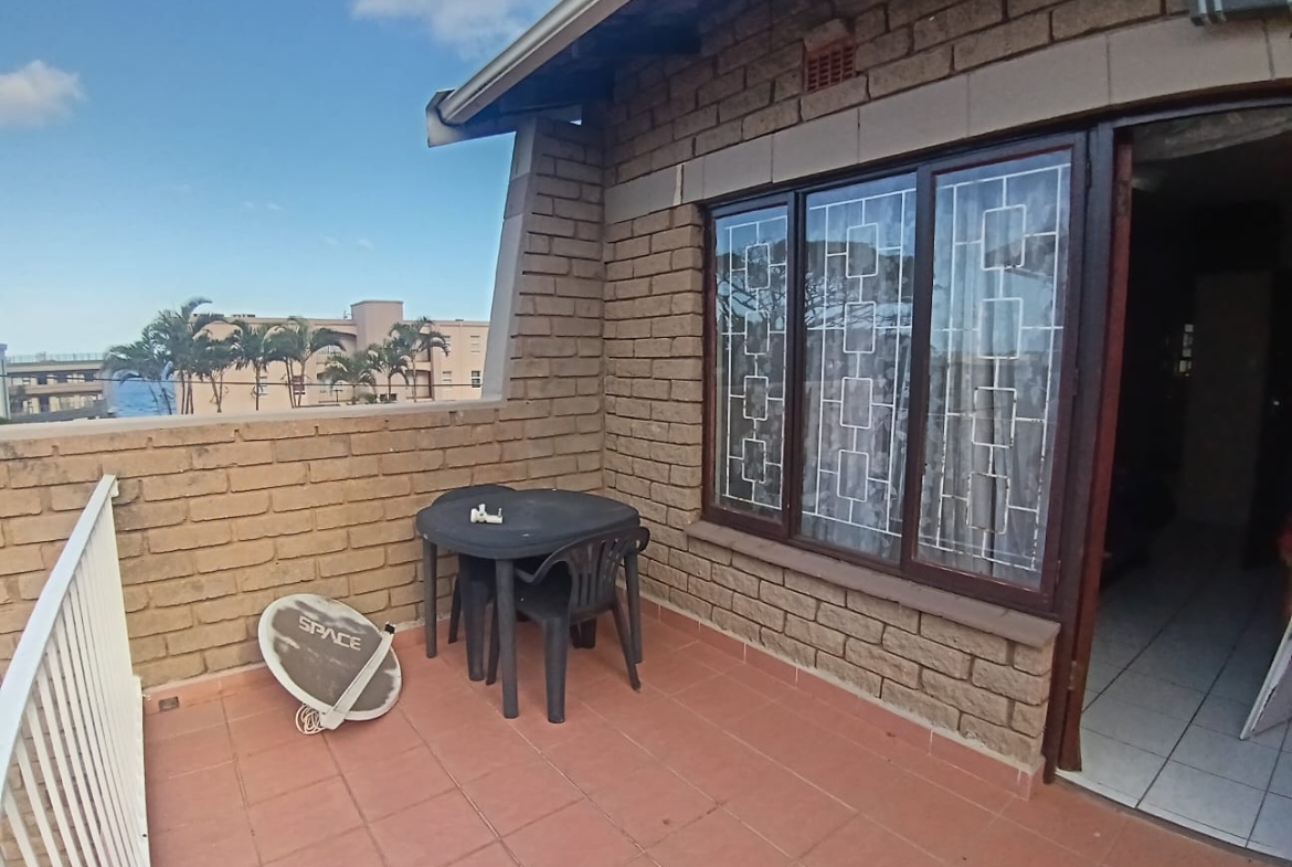 3 Bedroom, 2 Bathroom, Open Plan, Uvongo Sea view for Sale