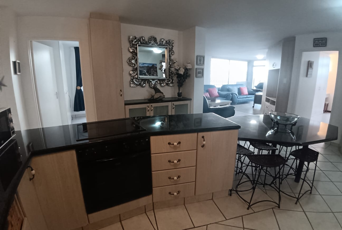 4 Bedroom, 2 Bathroom, open plan, breath taking Manaba Sea view for Sale