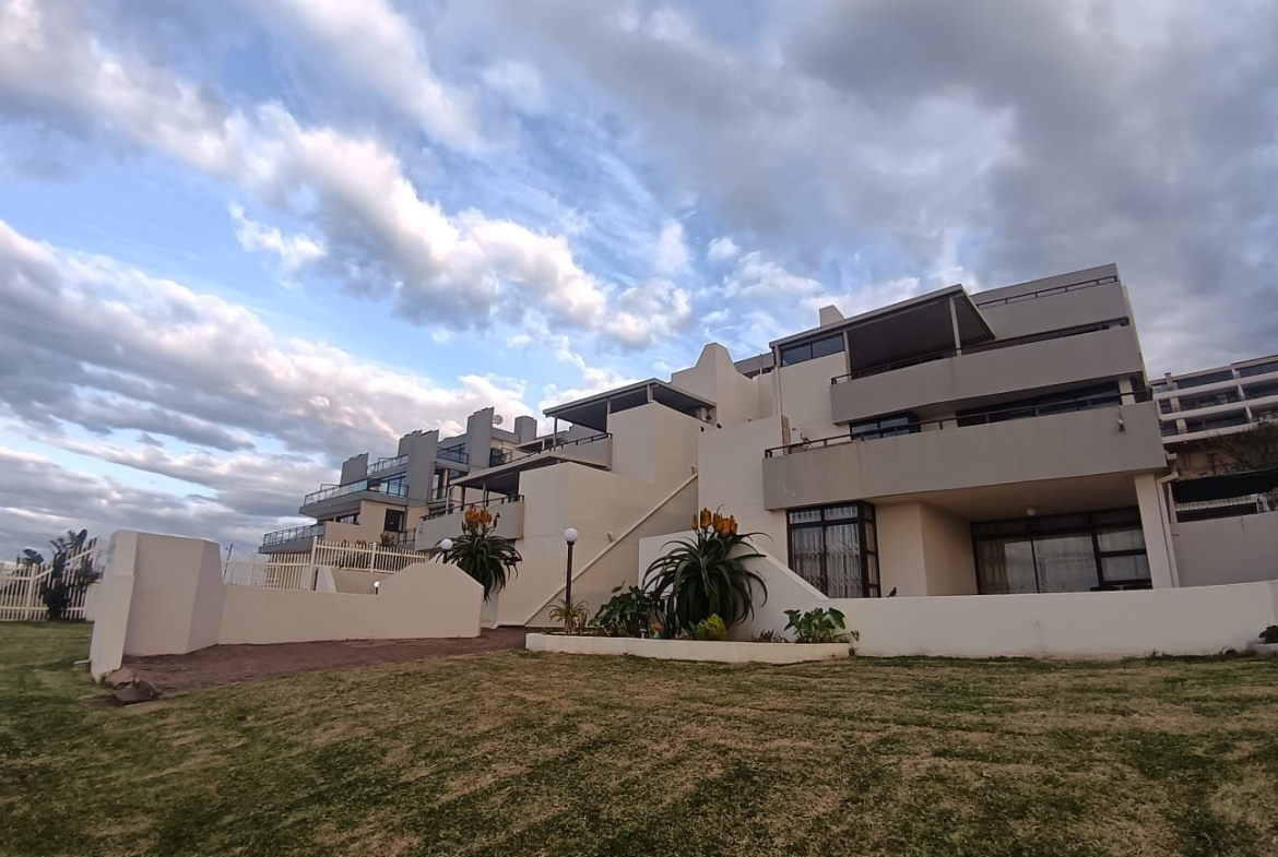 4 Bedroom, 2 Bathroom, open plan, breath taking Manaba Sea view for Sale