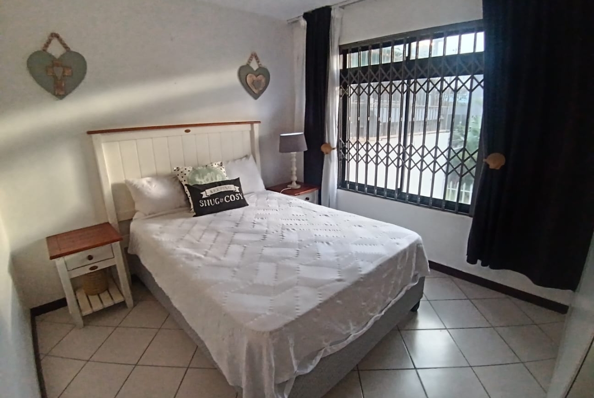 4 Bedroom, 2 Bathroom, open plan, breath taking Manaba Sea view for Sale