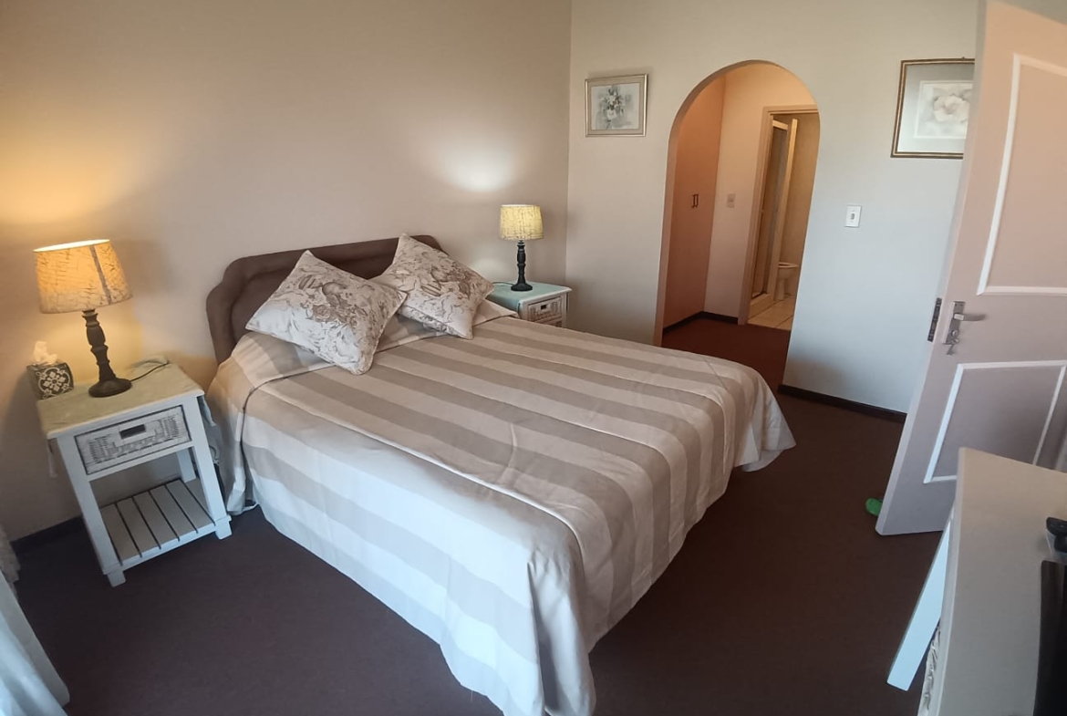 3 Bedroom, 2 Bathroom, open plan, Uvongo Sea view for Sale