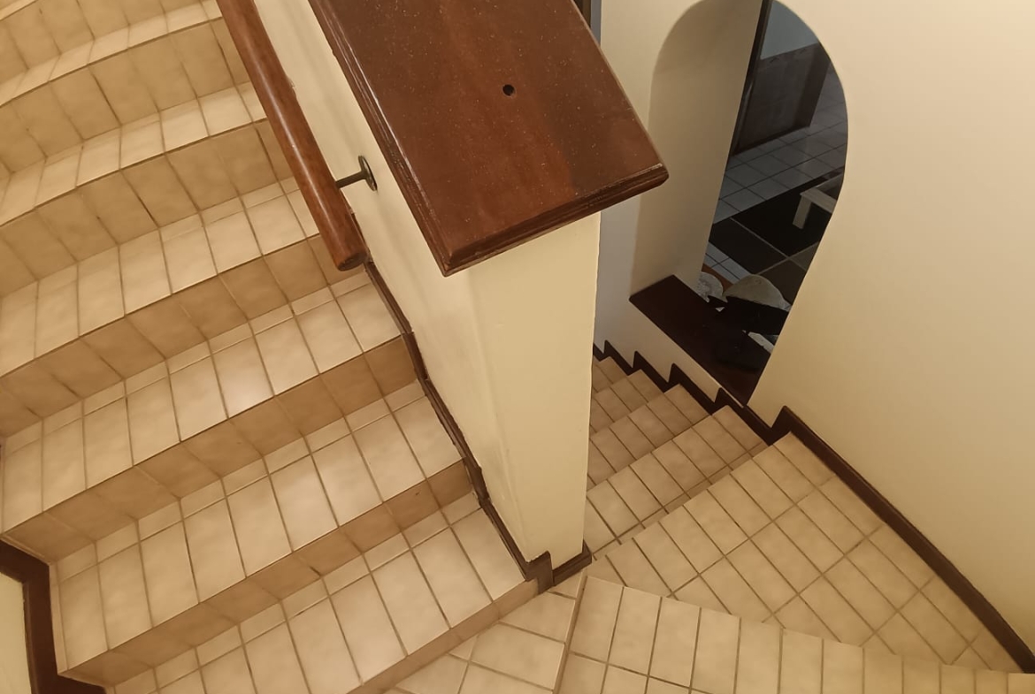 3 Bedroom, 2 Bathroom, open plan, Uvongo Sea view for Sale