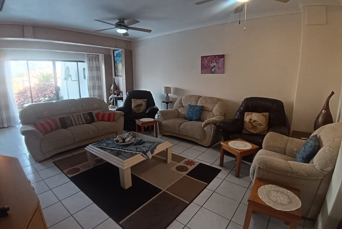 3 Bedroom, 2 Bathroom, open plan, Uvongo Sea view for Sale