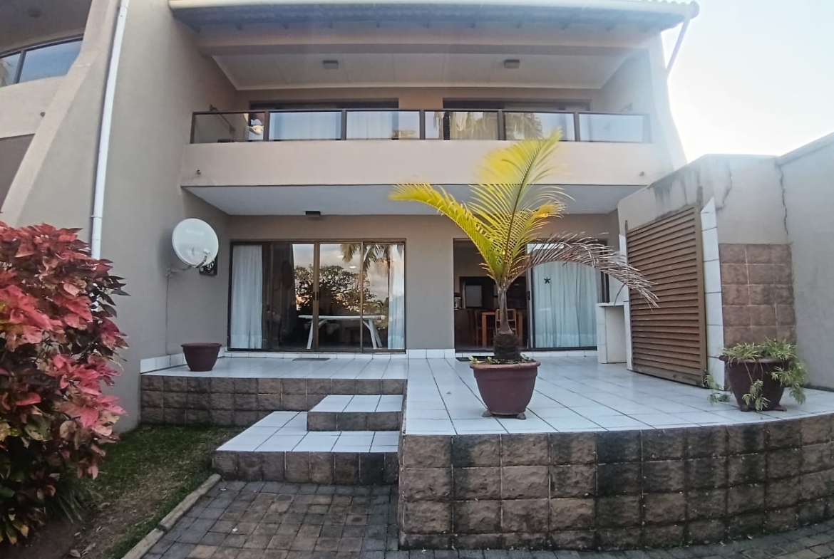 3 Bedroom, 2 Bathroom, open plan, Uvongo Sea view for Sale
