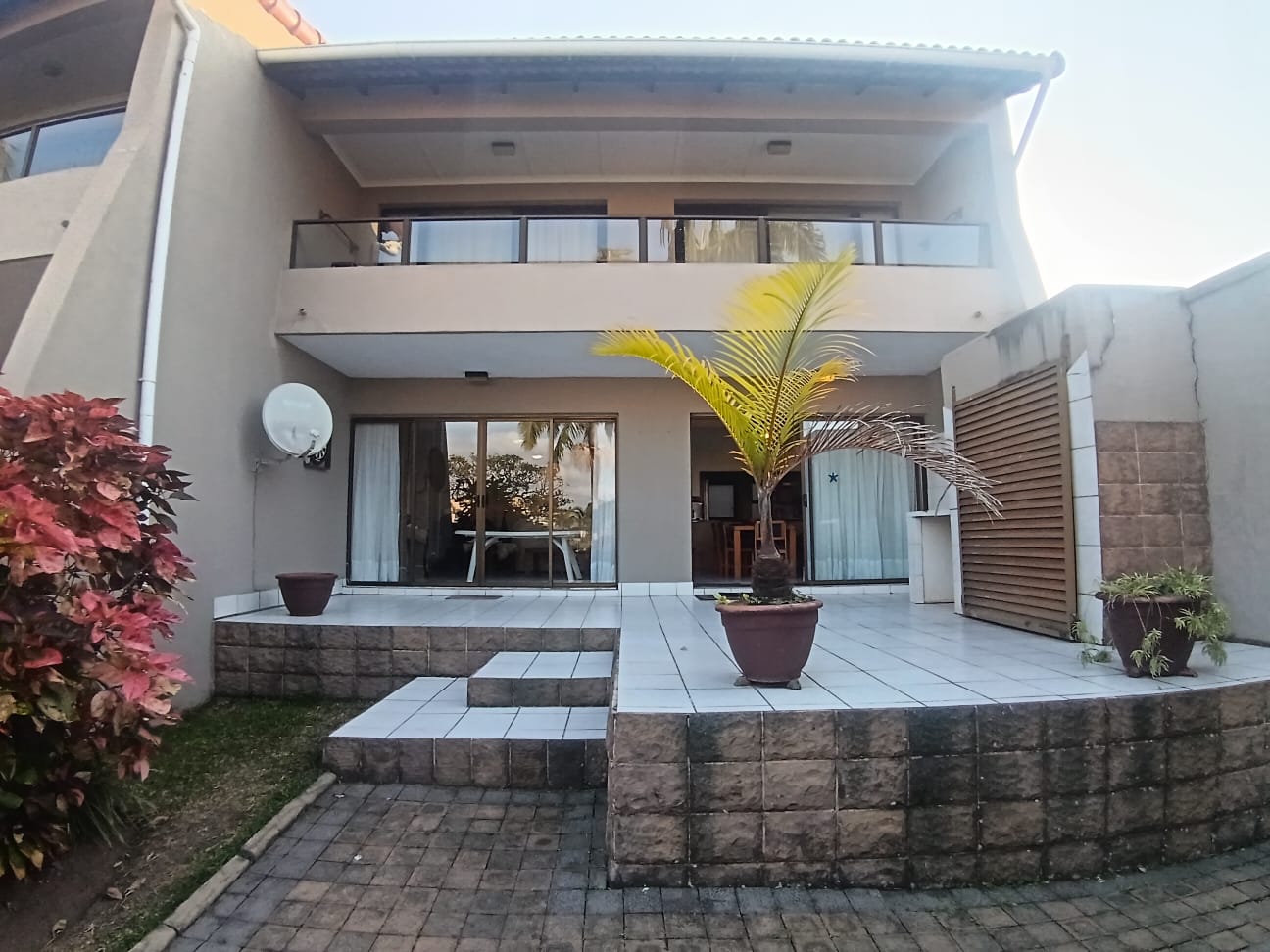 3 Bedroom, 2 Bathroom, open plan, Uvongo Sea view for Sale