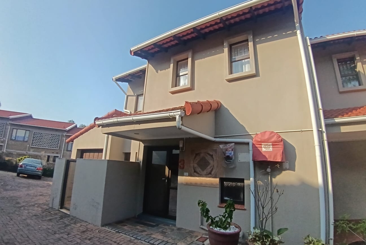 3 Bedroom, 2 Bathroom, open plan, Uvongo Sea view for Sale