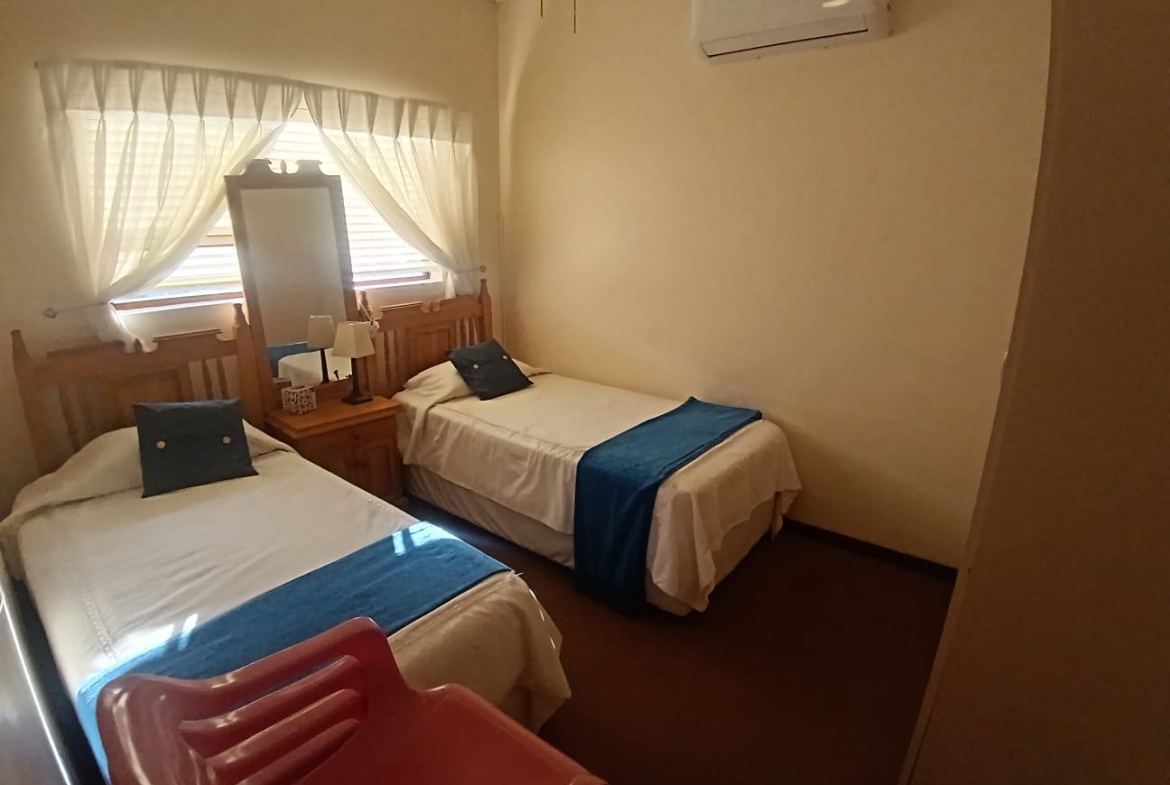 3 Bedroom, 2 Bathroom, open plan, Uvongo Sea view for Sale