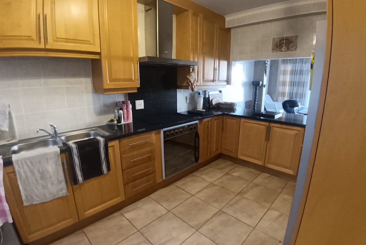 3 Bedroom, 2 Bathroom, open plan, Uvongo Sea view for Sale