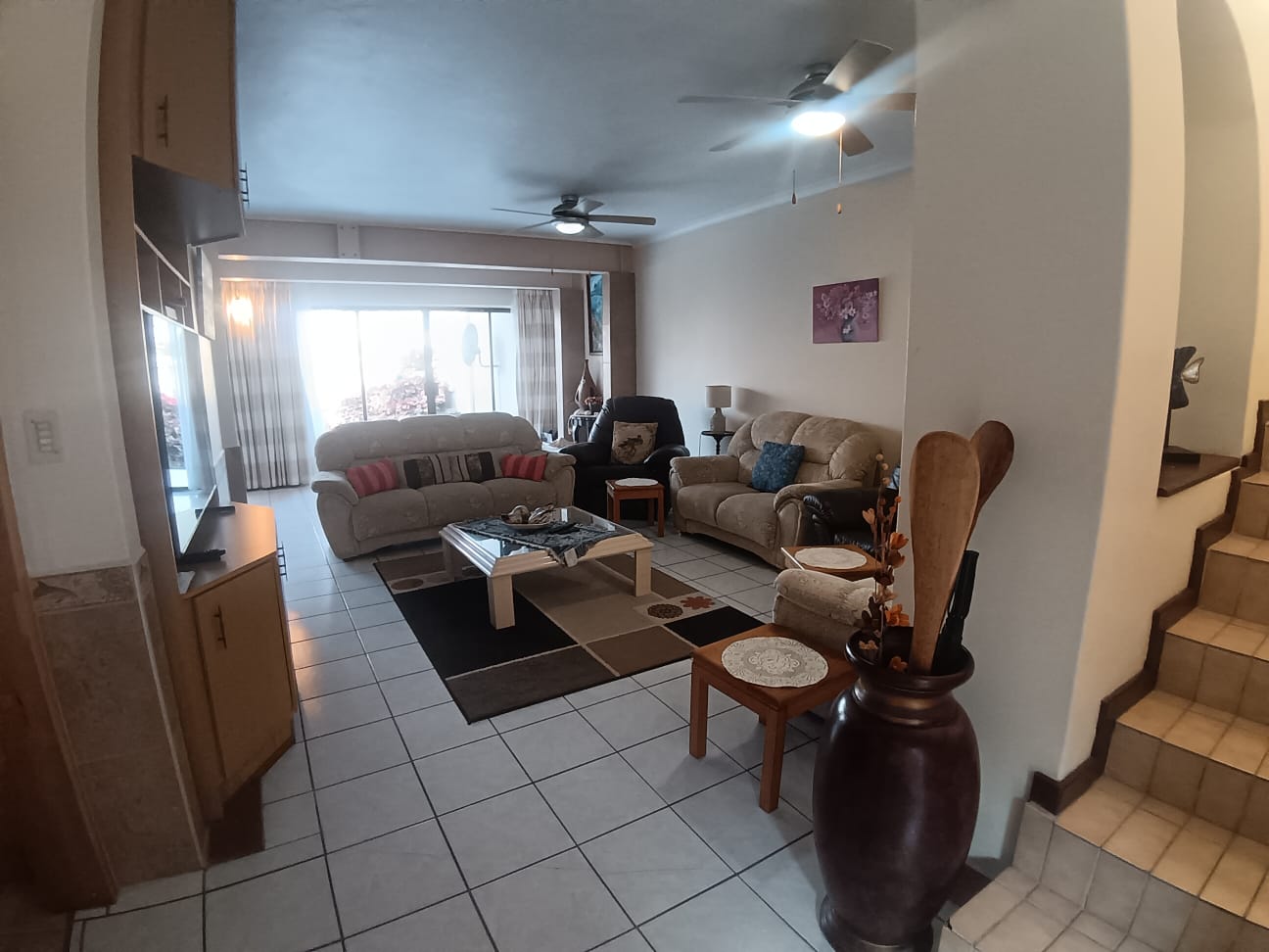 3 Bedroom, 2 Bathroom, open plan, Uvongo Sea view for Sale