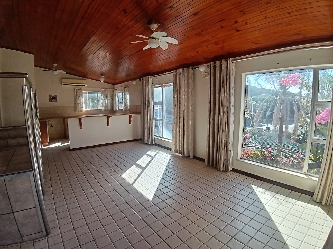2 Bedroom, 1 Bathroom, Open Plan, Margate Sea view for Sale