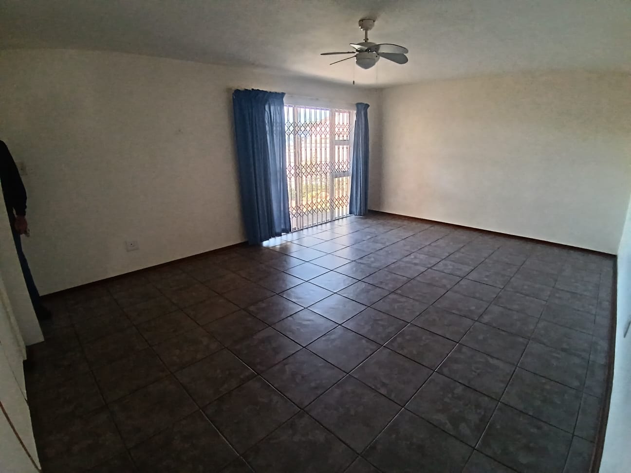 2 Bedroom, 1 Bathroom, Open Plan, Margate Sea view for Sale