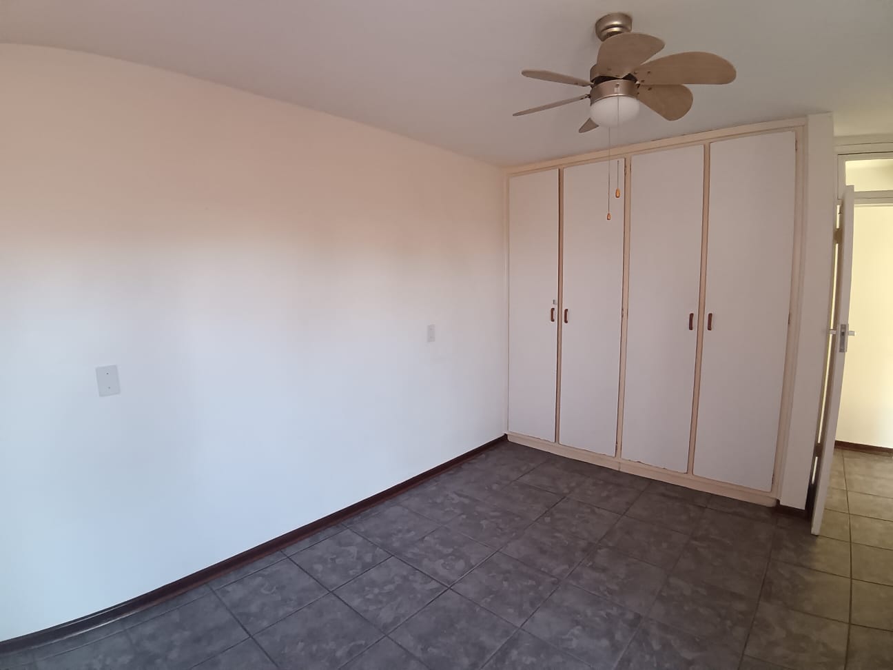 2 Bedroom, 1 Bathroom, Open Plan, Margate Sea view for Sale