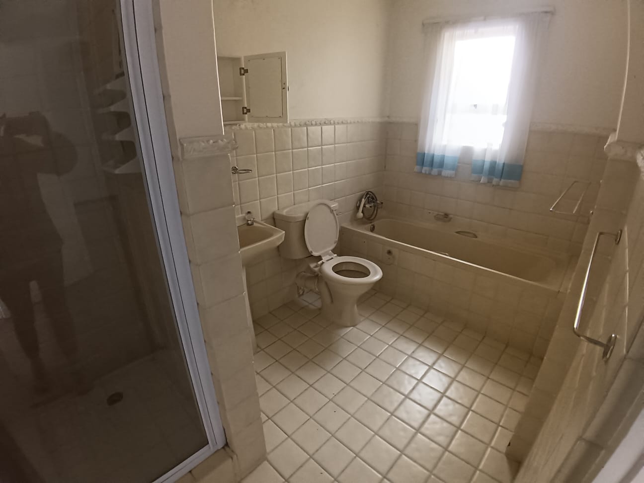 2 Bedroom, 1 Bathroom, Open Plan, Margate Sea view for Sale