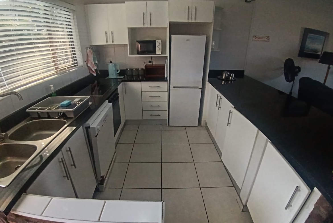 2 Bedroom, 1 Bathroom, open plan, Margate Sea View For Sale