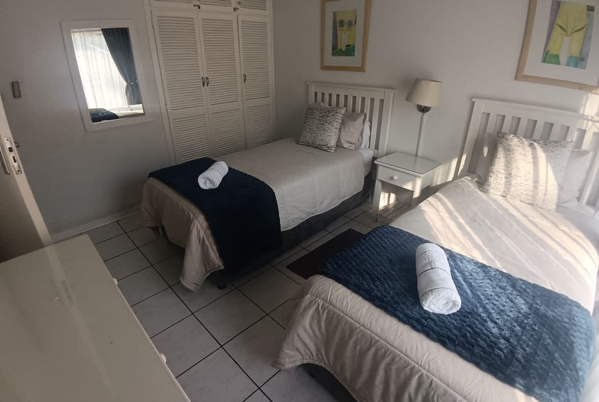 2 Bedroom, 1 Bathroom, open plan, Margate Sea View For Sale