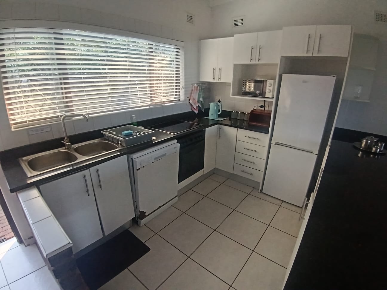 2 Bedroom, 1 Bathroom, open plan, Margate Sea View For Sale