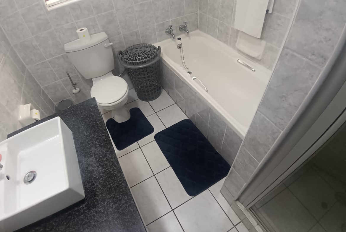 2 Bedroom, 1 Bathroom, open plan, Margate Sea View For Sale