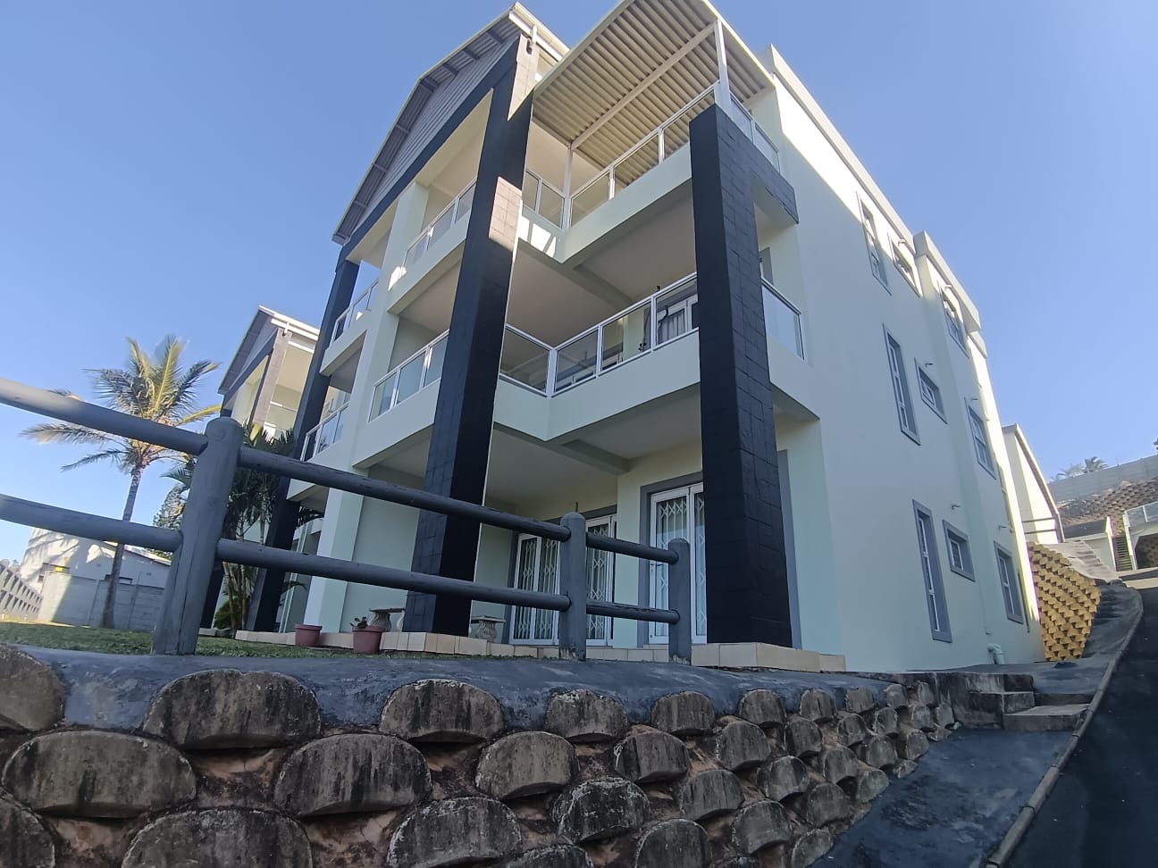 2 Bedroom, 2 Bathroom, Margate Sea View for Sale