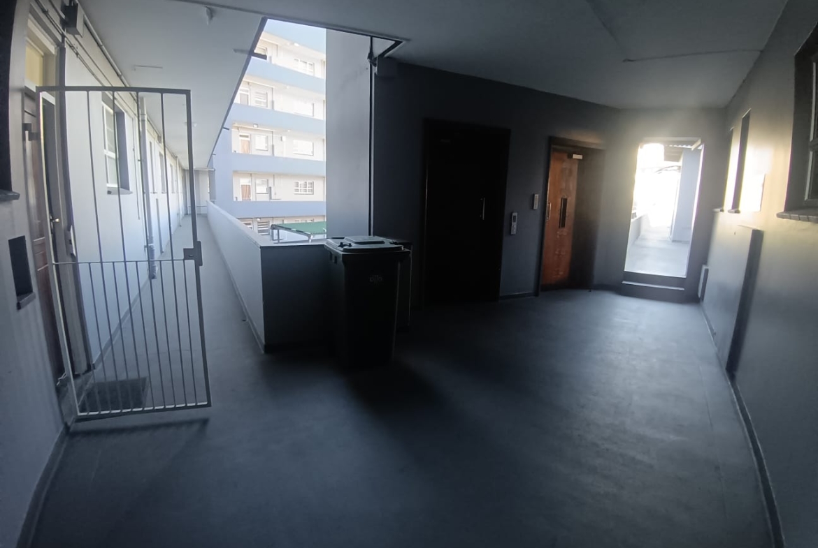 3 Bedroom, 2 Bathroom, open plan, Margate Sea view for Sale