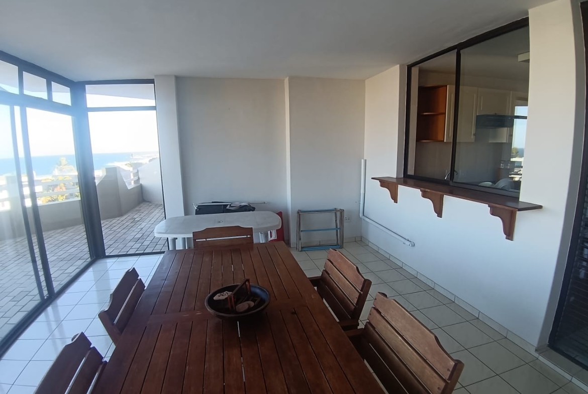 3 Bedroom, 2 Bathroom, open plan, Manaba Sea view for Sale