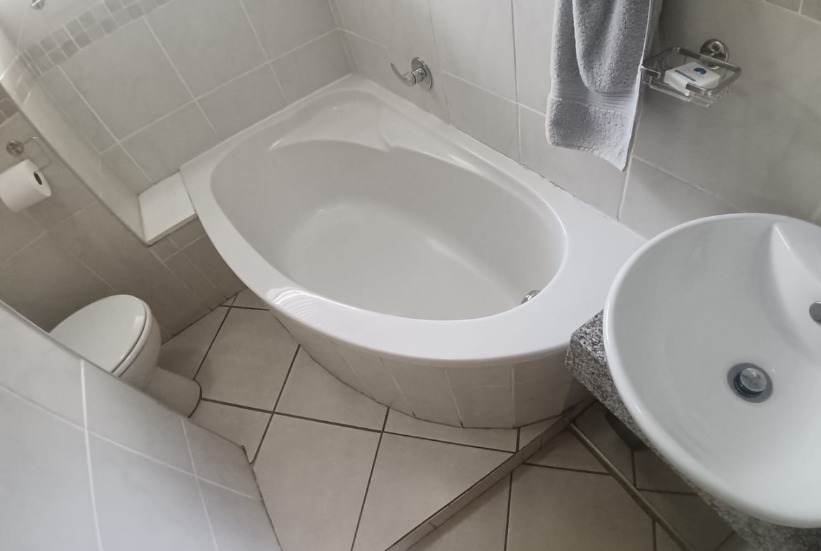 2 Bedroom, 2 Bathroom, Margate Sea View for Sale