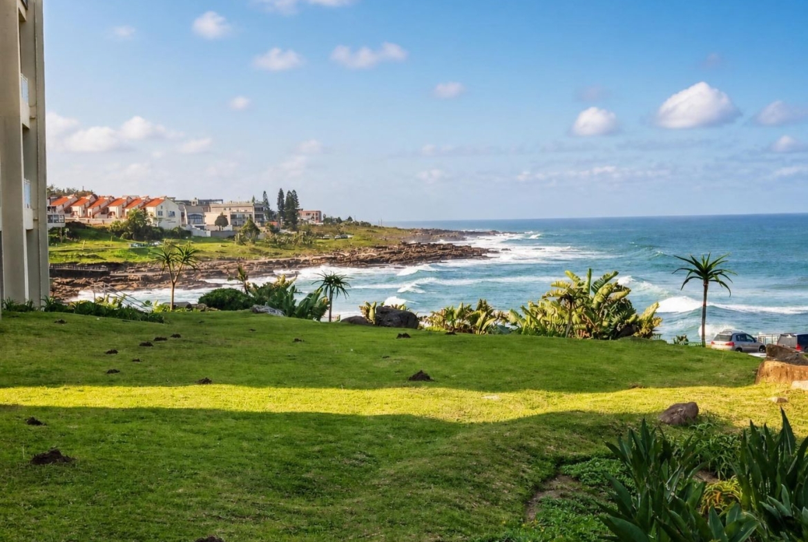 Laguna, Uvongo | R1,850,000 | 120 m² | 3 Bedrooms | Top Floor | Fully Furnished