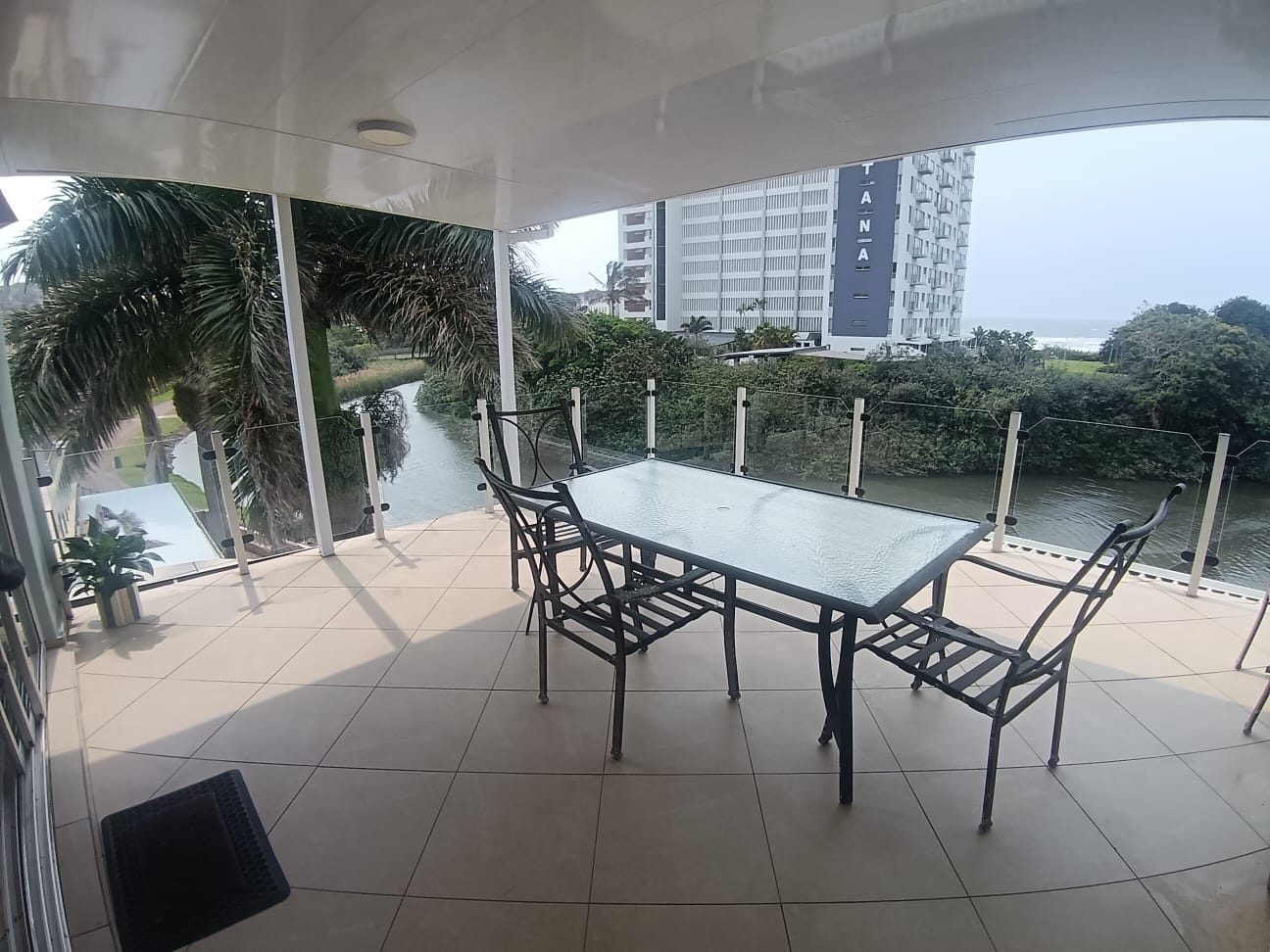 3 Bedroom, 2 Bathroom, Open Plan, Margate Sea view for Sale
