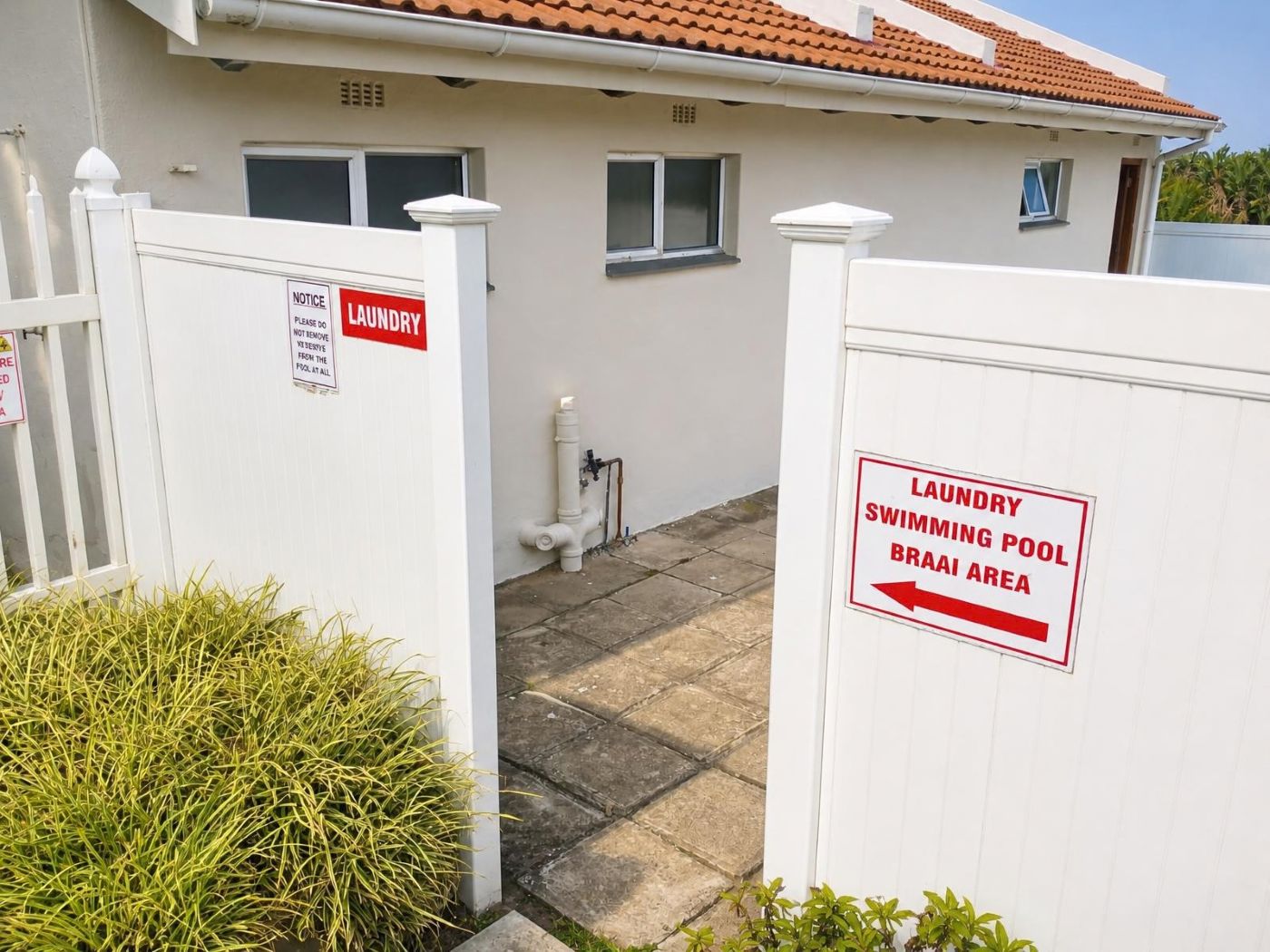 Laguna, Uvongo | R1,850,000 | 120 m² | 3 Bedrooms | Top Floor | Fully Furnished