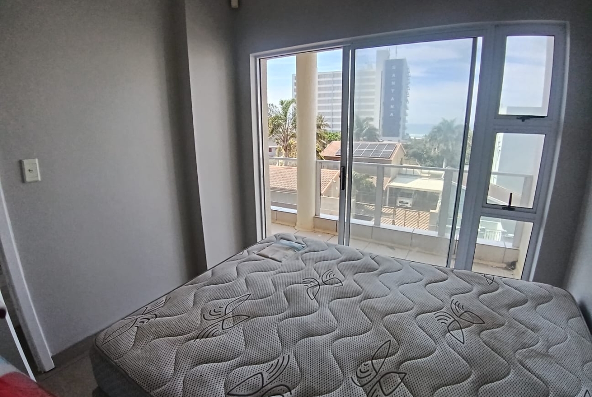 2 Bedroom, 1 Bathroom, open plan, Margate Sea view for Sale