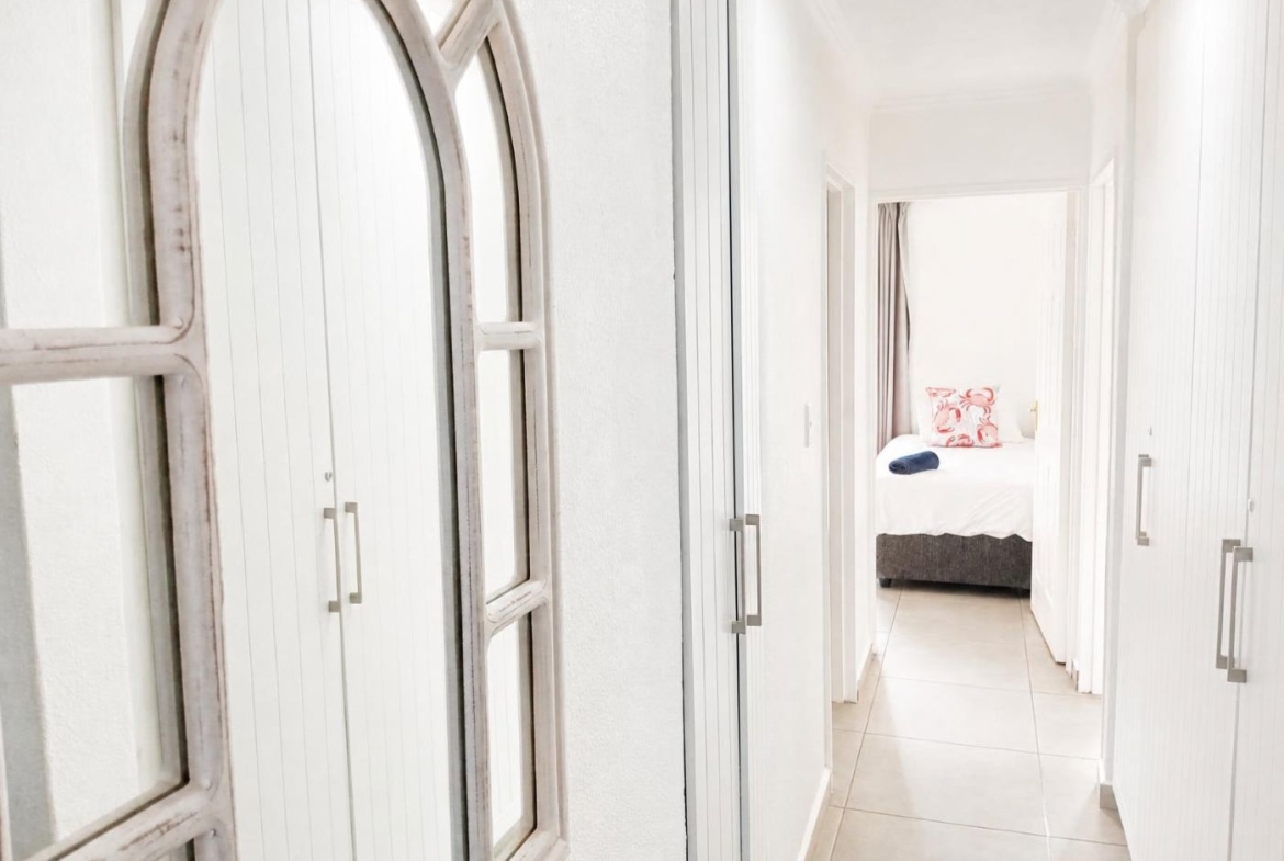 Laguna, Uvongo | R1,850,000 | 120 m² | 3 Bedrooms | Top Floor | Fully Furnished